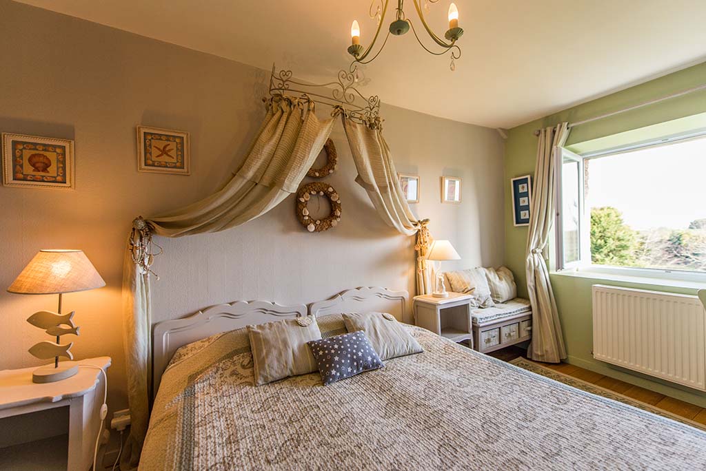 manor house B&B Rental Brittany La Barbinais chambres hotes saint malo saule vue parc